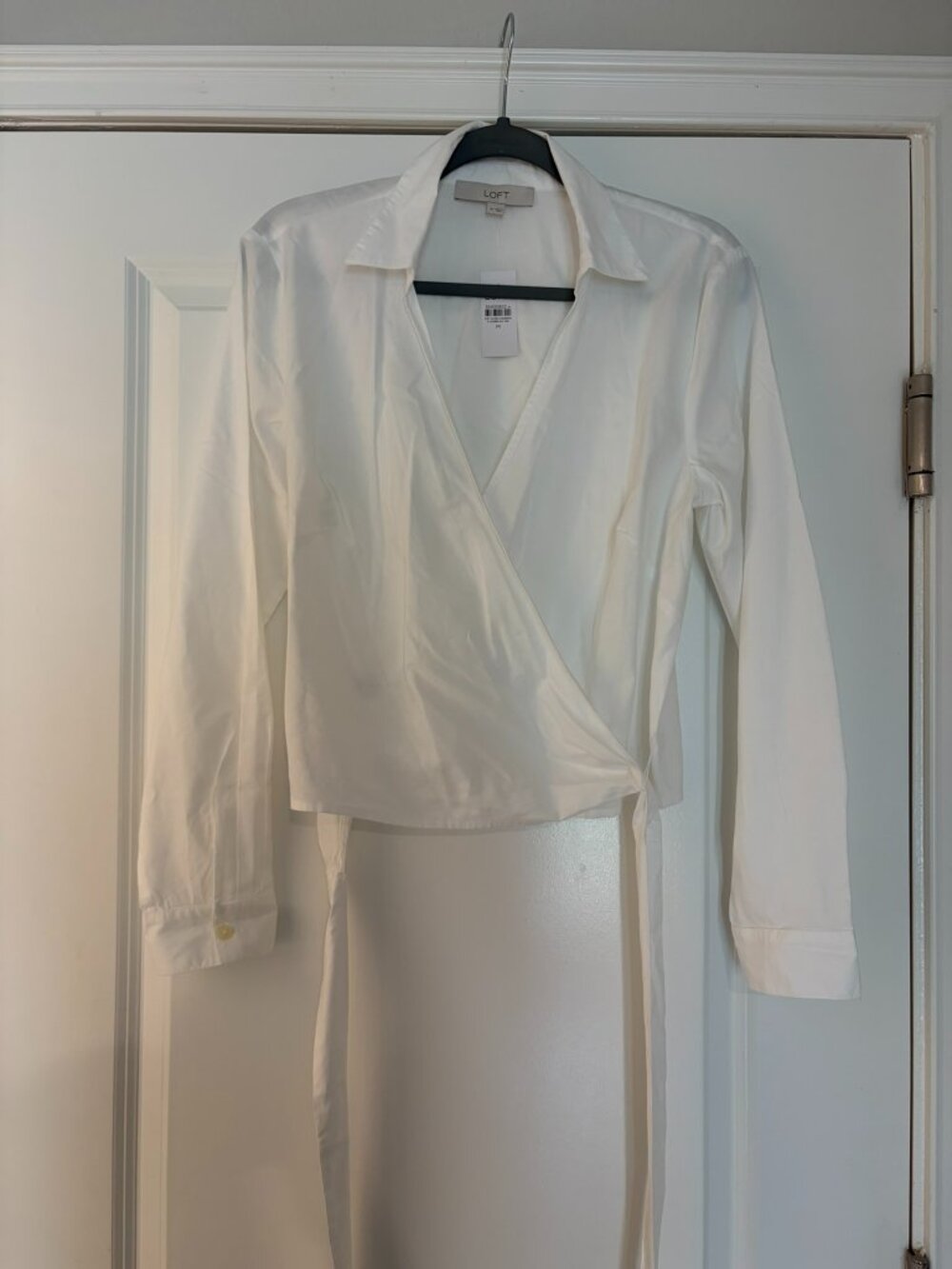 LOFT White Long Sleeve Wrap Top Blouse Shirt NWT Size Medium